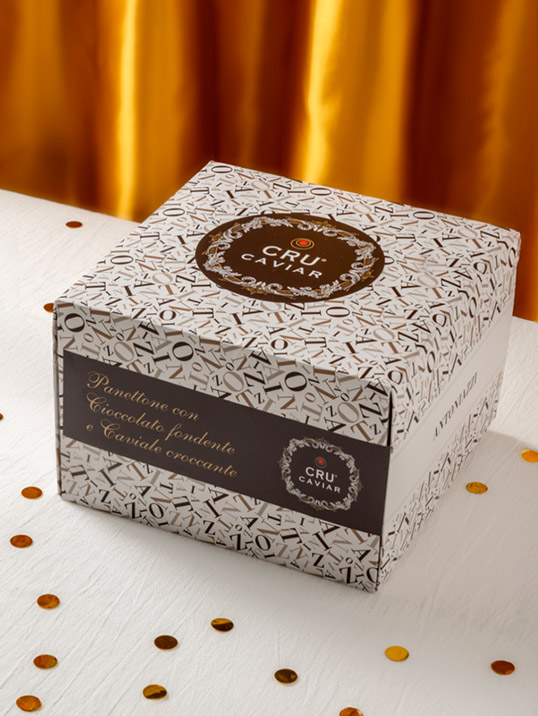 Cru Caviar confezione panettone artigianale con caviale croccante e cioccolato fondente